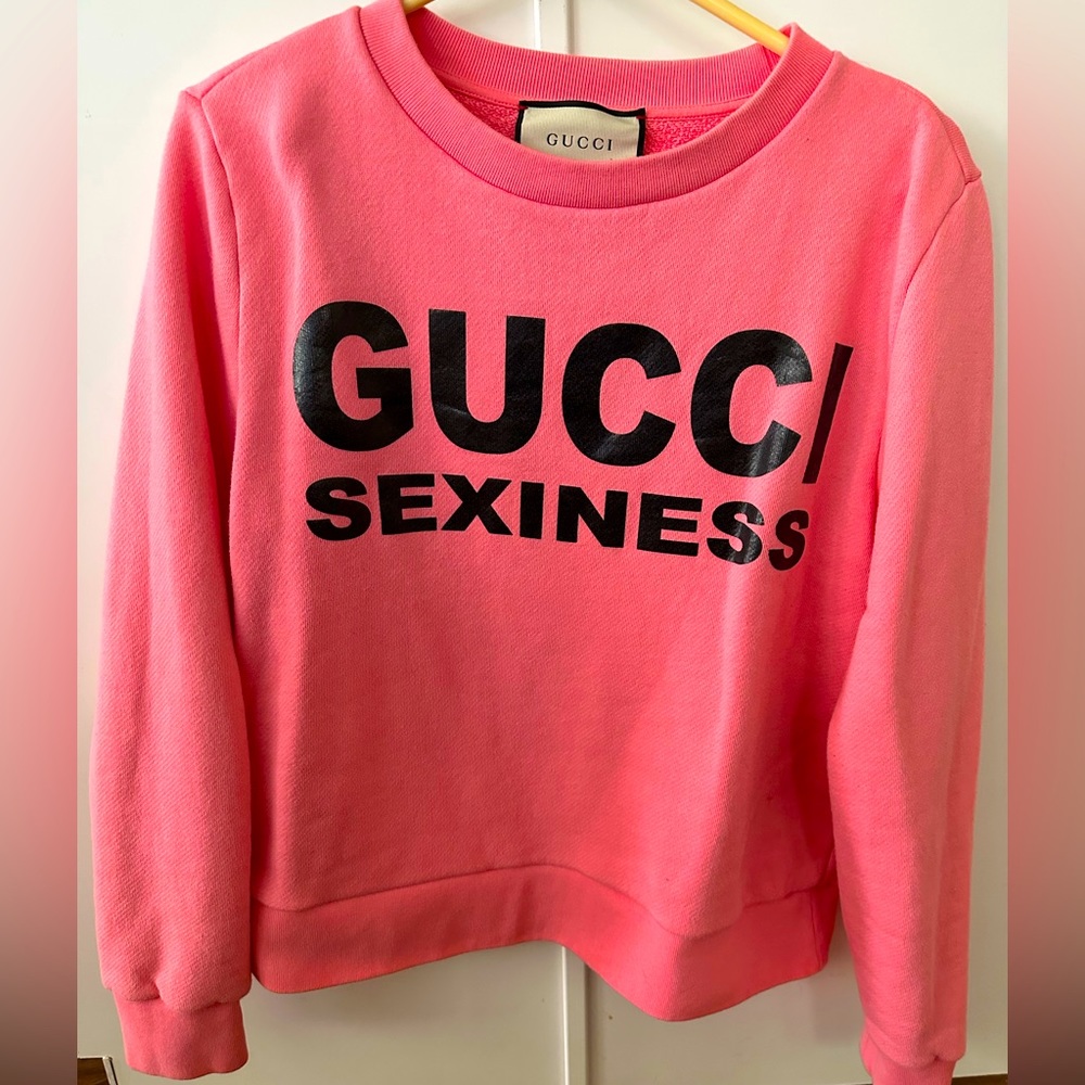 Gucci Sexiness Logo Print Sweatshirt in Pink